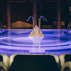 4* Hotel Cleopatra